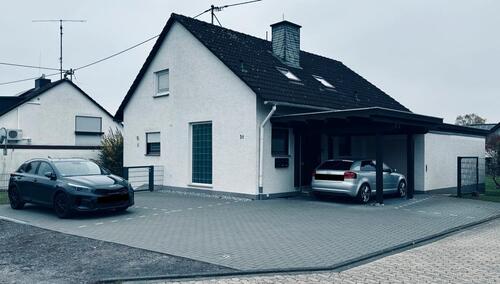 Foto - Schöne 3-Zi.-DG-Wohnung in ruhiger Lage NR-Irlich – ab Dez. 2025