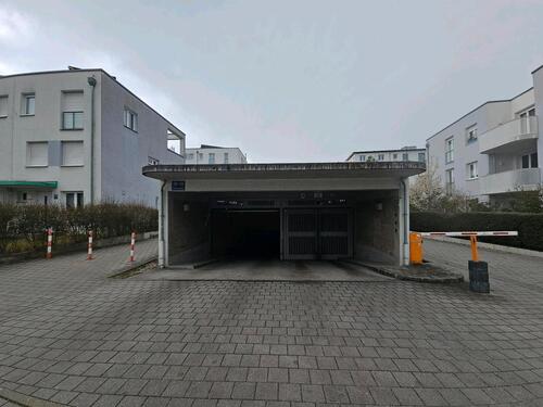 Foto - PKW-Stellplatz zu vermieten 81375 Schröfelhofstraße 30