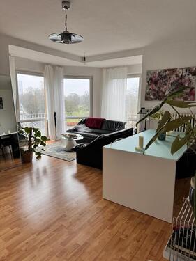 Foto - Untermiete: Helle 3-Raum-Wohnung in Düsseldorf mit Ausblick auf B