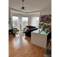 Untermiete: Helle 3-Raum-Wohnung in Düsseldorf mit Ausblick auf B