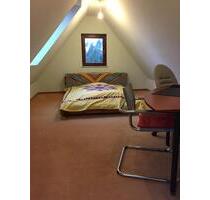 Zimmer im Einzelhaus mit Bad und Küche zu vermieten an Studentin - Hamburg Langenhorn