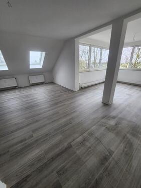 Foto - Modernisierte 2-Raum-Dachgeschosswohnung