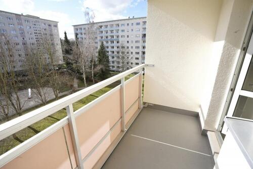 Foto - Balkon Aufzug Bad mit Fenster - 405,00&nbsp;EUR Kaltmiete, ca.&nbsp; 71,00&nbsp;m&sup2;