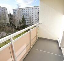 Balkon Aufzug Bad mit Fenster - 405,00&nbsp;EUR Kaltmiete, ca.&nbsp; 71,00&nbsp;m&sup2; in Chemnitz (PLZ: 09126) Bernsdorf