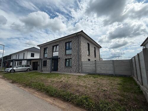 Foto - Exklusives modernes Einfamilienhaus in ruhiger Feldrandlage