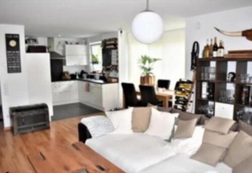 Foto - Helle und moderne 3-Zimmer Wohnung mit Garten in zentraler Lage