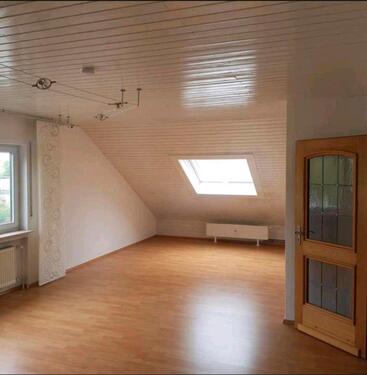 Foto - Wohnung im Dachgeschoss zu vermieten.