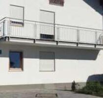 Helle 2-Zimmer Dachgeschosswohnung in Walderlach, München