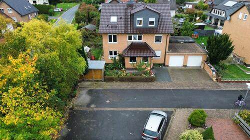 Foto - Einfamilienhaus am Ende einer Sackgasse mit Kamin, Werkstattgrube
