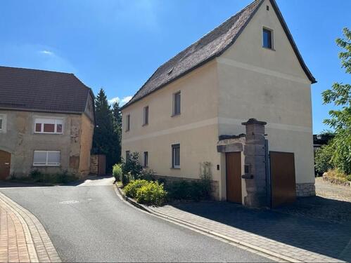 Foto - Großes Wohnhaus mit großem Grundstück - Verwirkliche deine Träume