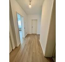 Perfekte Lage! Helle renovierte 2-Zimmer-Wohnung mit Balkon - Bad Salzuflen