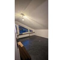 2-Zimmer DG Wohnung in Vaihingen an der Enz - Sachsenheim