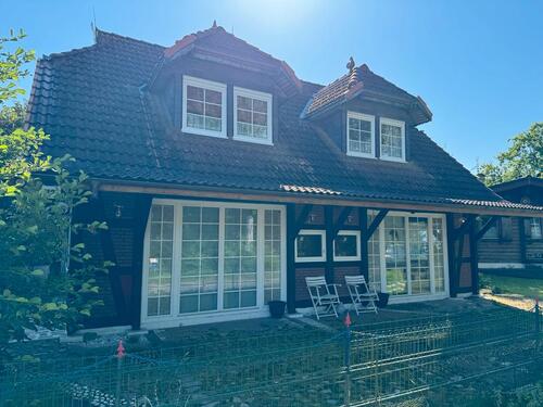 Foto - Haus mit Gästehaus. - 405.000,00&nbsp;EUR Kaufpreis, ca.&nbsp; 200,00&nbsp;m&sup2;