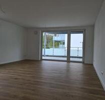 Moderne Neubauwohnung in ruhiger Lage von Wurmlingen mit großer Terrasse, Tiefgaragenstellplatz und Kellerraum. Die Wohnung wird als Erstbezug vermietet und bietet mit einer Fußbodenheizung, einer...