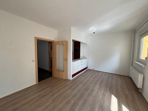 Foto - Renovierte 2-Raum Wohnung mit Einbauküche & Blick ins Grüne