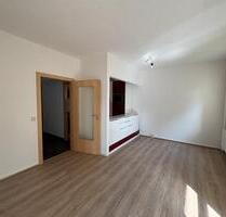 Renovierte 2-Raum Wohnung mit Einbauküche & Blick ins Grüne - Aue-Bad Schlema