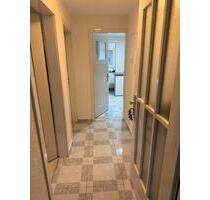 Helle 2-Zimmer-DG-Wohnung mit zusätzlichem ausgebauten Dachraum - Ötisheim