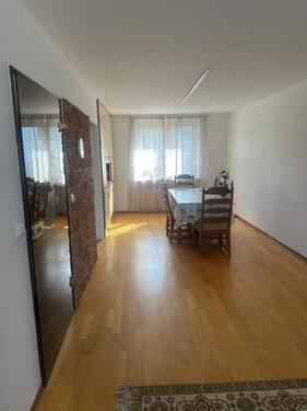 Foto - 4 Zimmer Wohnung gute Lage - 1.220,00&nbsp;EUR Kaltmiete, ca.&nbsp; 102,00&nbsp;m&sup2;
