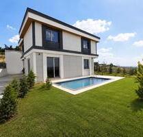 Exclusive Villa in İstanbul , erstklassige Lage mit Pool - Rheinbreitbach