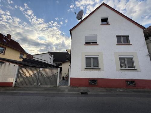 Foto - Vom Eigentümer, Hofreite für Selbstständige, Wohn, Büro Halle