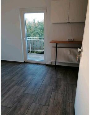 Foto - Schönes Apartment Zimmer mit Einbauküche und Balkon zu vermieten.