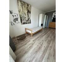 Möblierte 1-Zimmer-Wohnung mit großem Balkon - Berlin Marzahn-Hellersdorf