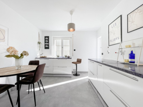 Foto - Moderne 2-Zimmer-Wohnung mit Balkon – Frisch Renoviert