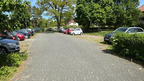 Foto - PKW Stellplatz sofort zu vermieten