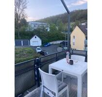 Schöne 2-Zimmer-Wohnung Dachgeschoss mit Balkon und Einbauküche - Siegen