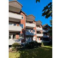 Sanierte Wohnung mit zwei Zimmern sowie Balkon und EBK in Oldenb - Oldenburg Bürgeresch