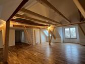 Foto - Dachgeschosswohnung - 700,00&nbsp;EUR Kaltmiete, ca.&nbsp; 80,00&nbsp;m&sup2;