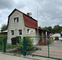 Eigenheim (2 Zimmer) mit Pool und großer Garage in Falkensee