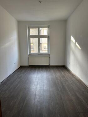 Foto - Schöne Altbauwohnung, 2,5 Z. Balkon Badew. Regenwasserd. Pelmke
