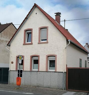 Foto - Kernsaniertes Einfamilienhaus mit Hof und Garten