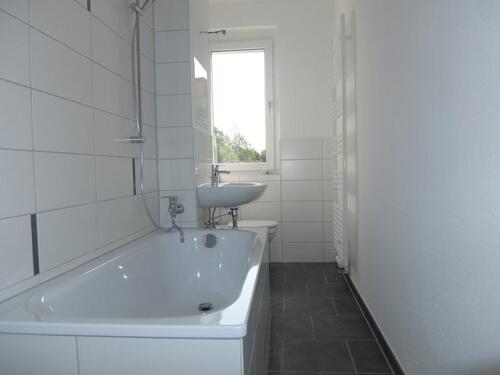 Foto - helle 2 Raum Wohnung mit Badewanne