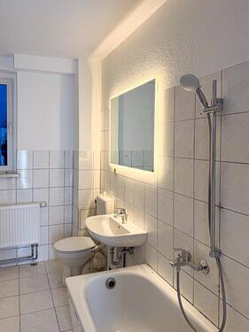 Foto - Frisch renovierte 3-Zimmer-Wohnung – 74 m² – sofort verfügbar