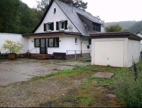 Foto - Einfamilienhaus mit großem Grundstück