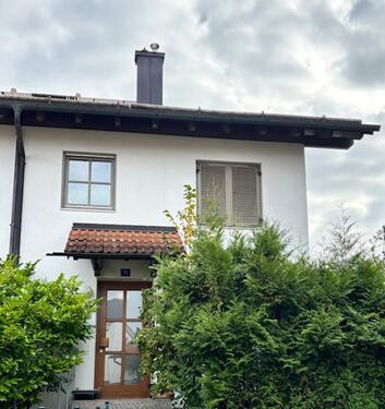 Foto - Ruhig gelegene Doppelhaushälfte mit Kachelofen und Gartenanteil