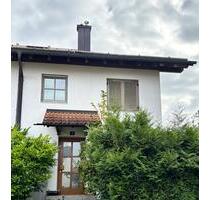 Ruhig gelegene Doppelhaushälfte mit Kachelofen und Gartenanteil - Starnberg