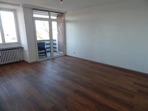 Foto - Helle gepflegte 2,5-Zimmer-Wohn. m.Balkon u. tollem Weitblick