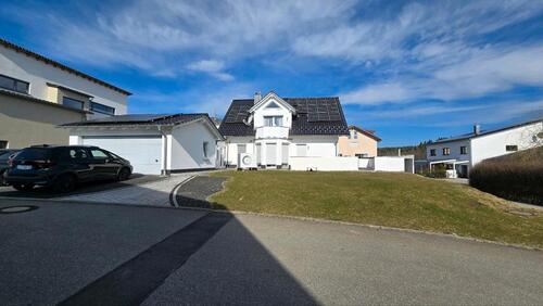 Foto - Modernes Einfamilienhaus mit Einliegerwohnung