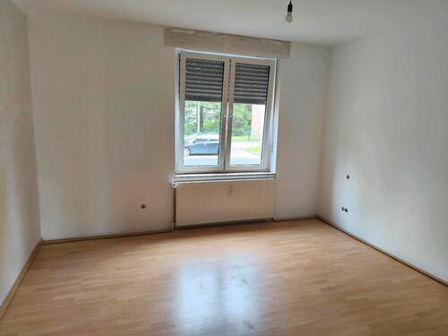 Foto - 2 12 Zimmer Wohnung mit Balkon - 830,00&nbsp;EUR Kaltmiete, ca.&nbsp; 80,00&nbsp;m&sup2;