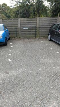 Foto - Parkplatz zu vermieten - 80,00 EUR Miete,