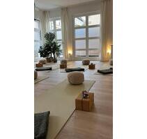 Studio für Yoga, Eltern-Kind-Kurse, Meditation, Workshops - München Schwanthalerhöhe