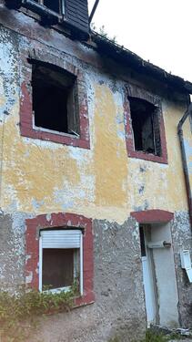 Foto - Brandhaus mit Grundstück zu verkaufen