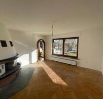 Hochwertige grundsanierte Wohnung in Wenden-Ottfingen