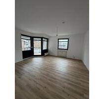 Erstbezug nach Sanierung: 2,5-Zimmer-Wohnung am Eickener Markt - Mönchengladbach Nord