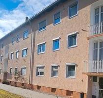 3 Zi.-ETW mit überdachtem Westbalkon und Garage - Waldkraiburg