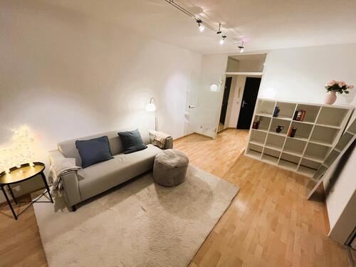 Foto - Schöne Möbl. 2 Zi Wohnung mit Balkon & Tiefg. Stellplatz