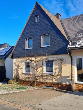 Foto - EinfamilienhausDoppelhaushälfte sofort bezugsfähig,guter Zustand